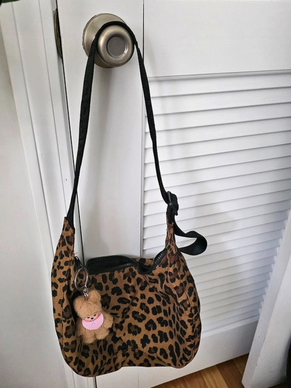 Baggu Medium Nylon Crescent Bag - Leopard Shoulder Bag - Keychain Included